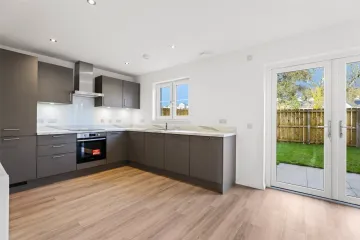 Imgi 107 PRH260011 01